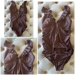 Gap womens Ruffle Tummy Control one Piece Swimsuit Small